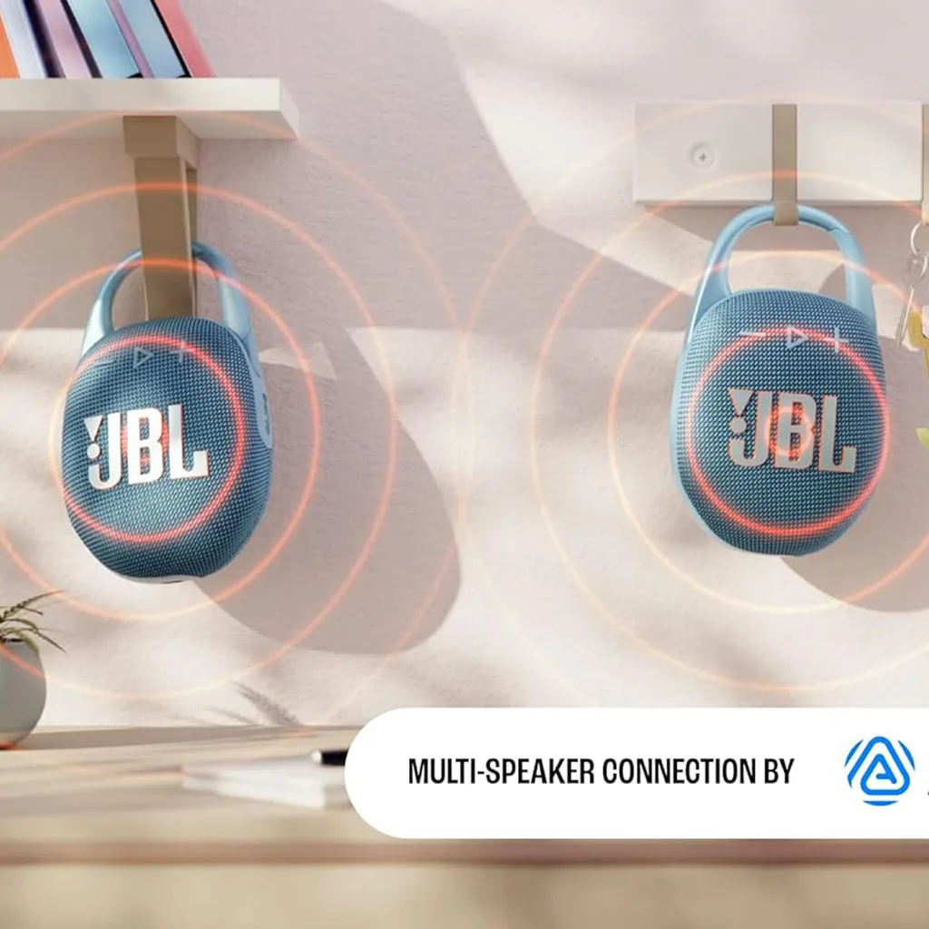 Back view of JBL Clip 5 black with built-in carabiner clip