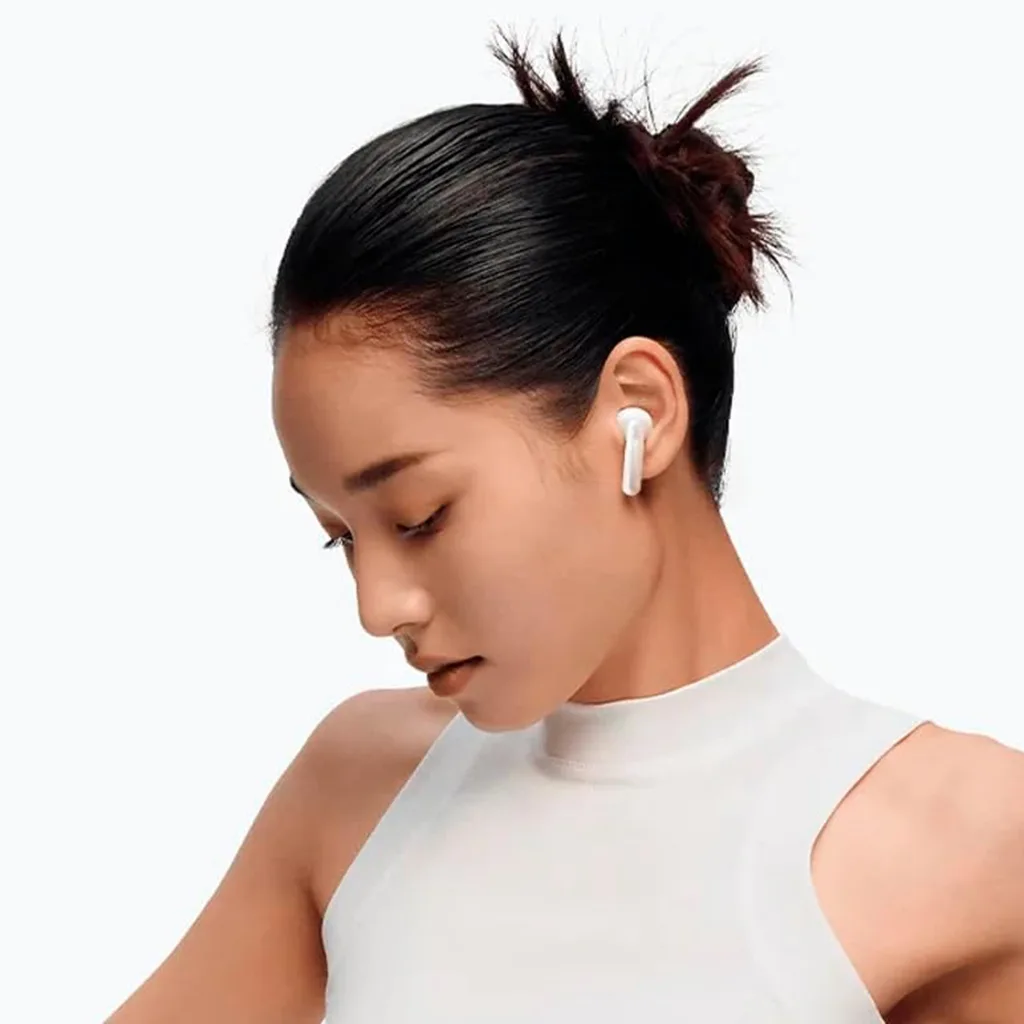 Open charging case of Xiaomi Redmi Buds 6 Active