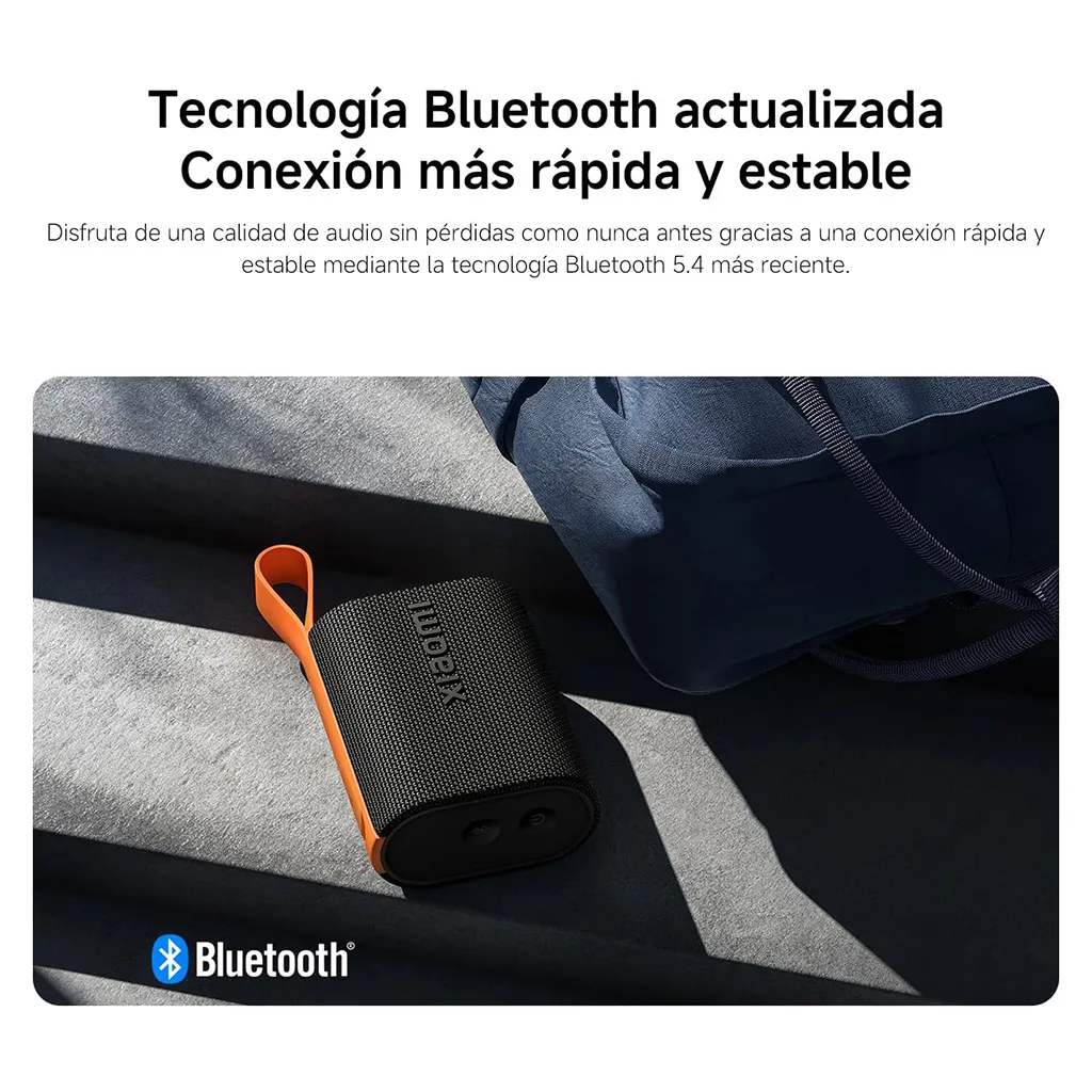 Lifestyle image showing Xiaomi Sound Pocket used outdoors